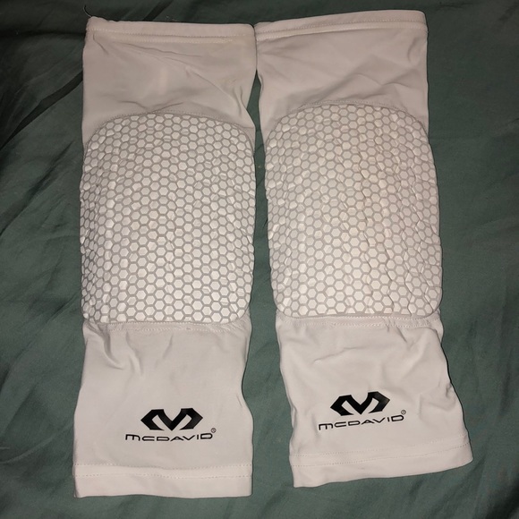 white nike knee pads